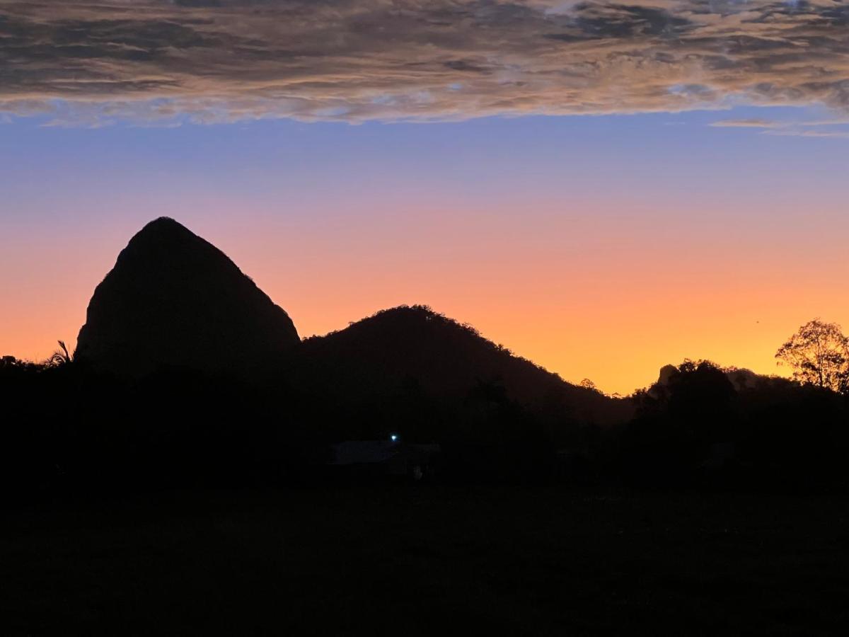 Ark Accommodation Glass House Mountains Extérieur photo